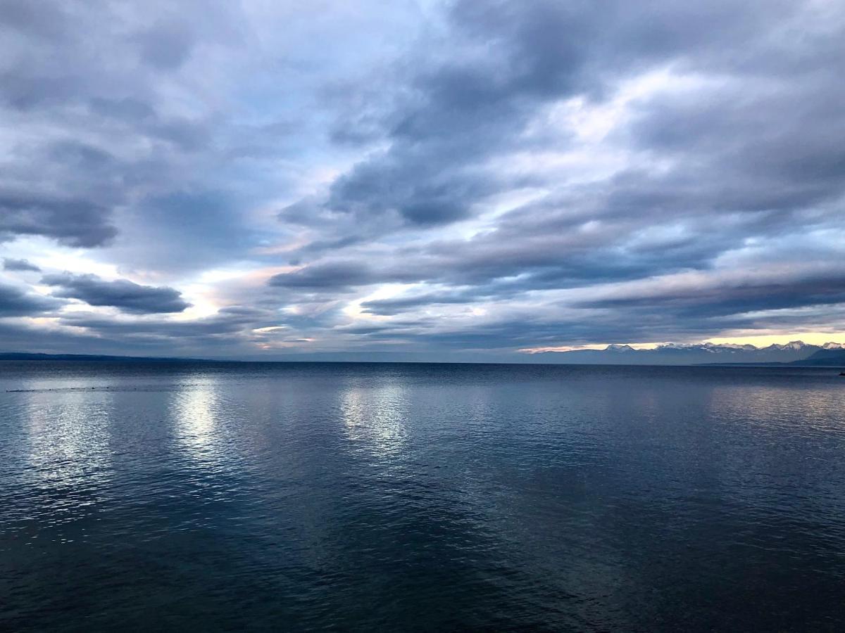 A With A View - Maisonnette Dans Bourg Médiéval Au Bord Du Léman *
